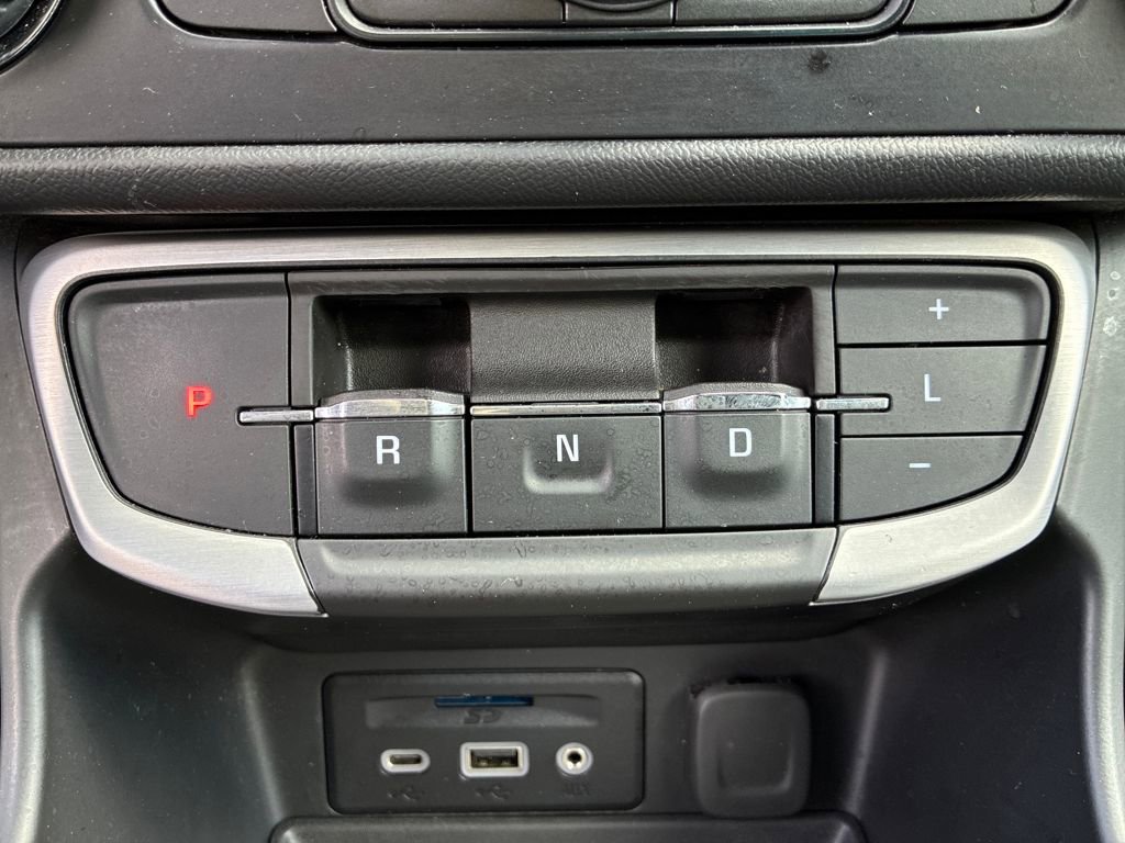 Used 2023 GMC Terrain SLT image 24