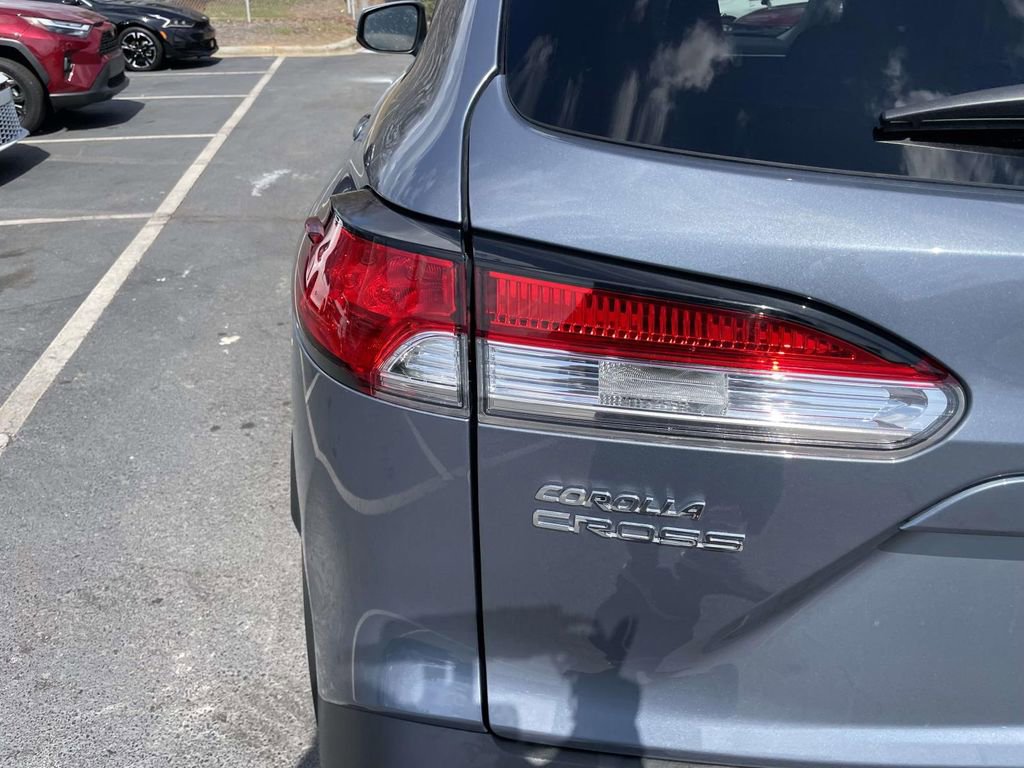 Used 2024 Toyota Corolla Cross LE image 19
