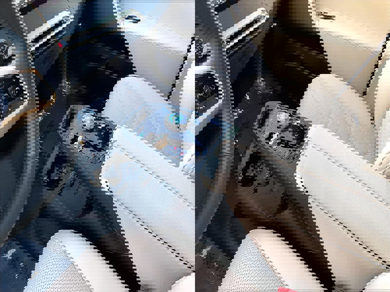 Used 2025 BMW iX xDrive50 w/ Convenience Package image 18