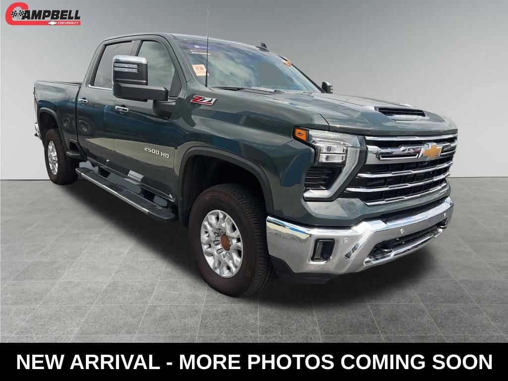 Used 2025 Chevrolet Silverado 2500 LTZ w/ LTZ Plus Package image 7
