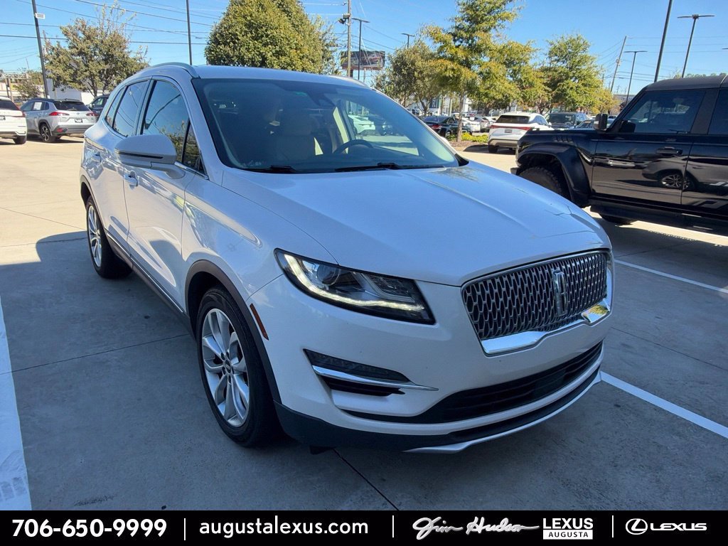 Used 2019 Lincoln MKC Select w/ Select Plus Package FWD image 1