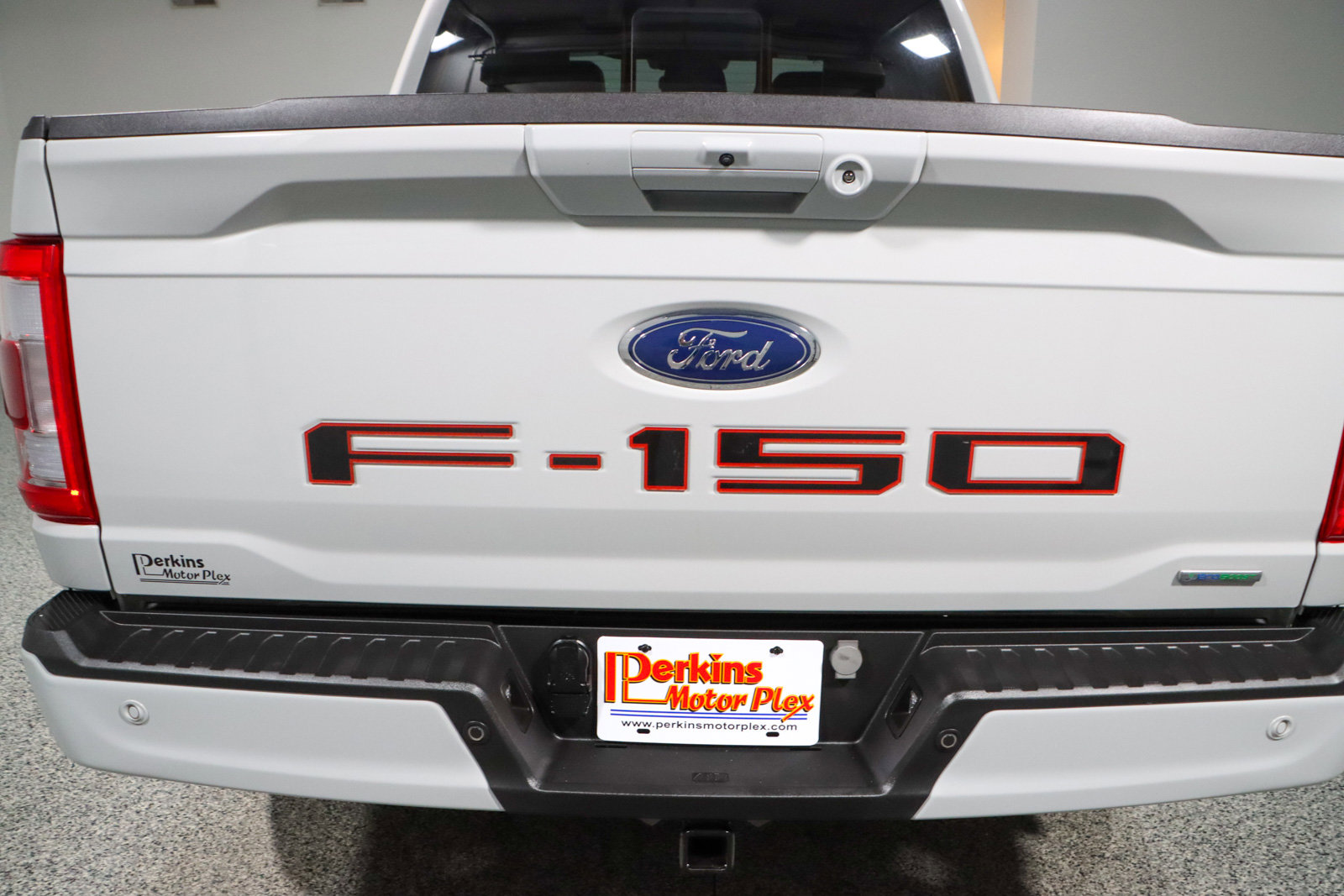Used 2023 Ford F150 Lariat w/ Equipment Group 502A High image 9