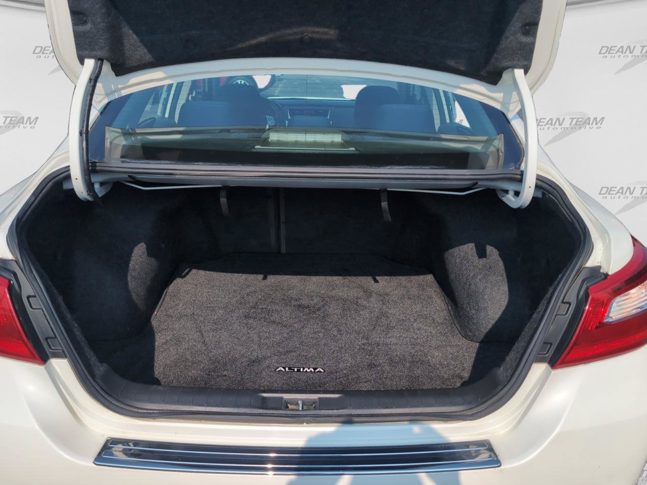 Used 2016 Nissan Altima 2.5 SV FWD image 9