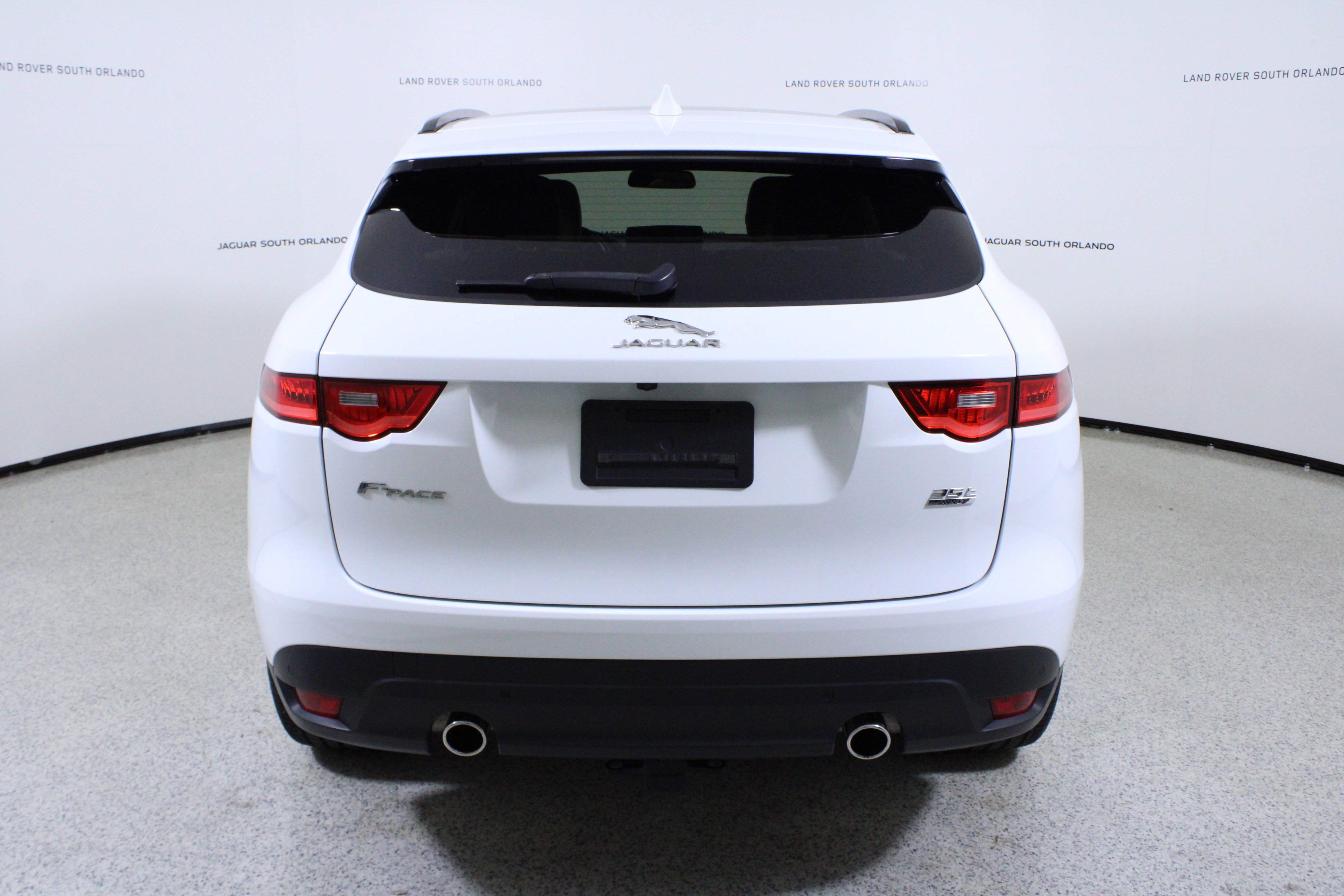 Used 2017 Jaguar F-PACE Prestige image 6