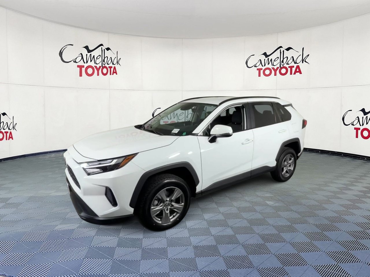 Used 2025 Toyota RAV4 XLE FWD image 7