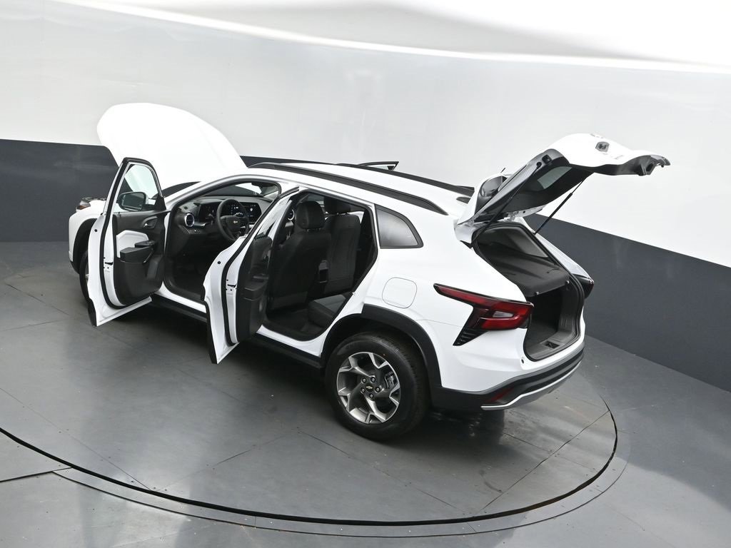 New 2026 Chevrolet Trax LT image 2