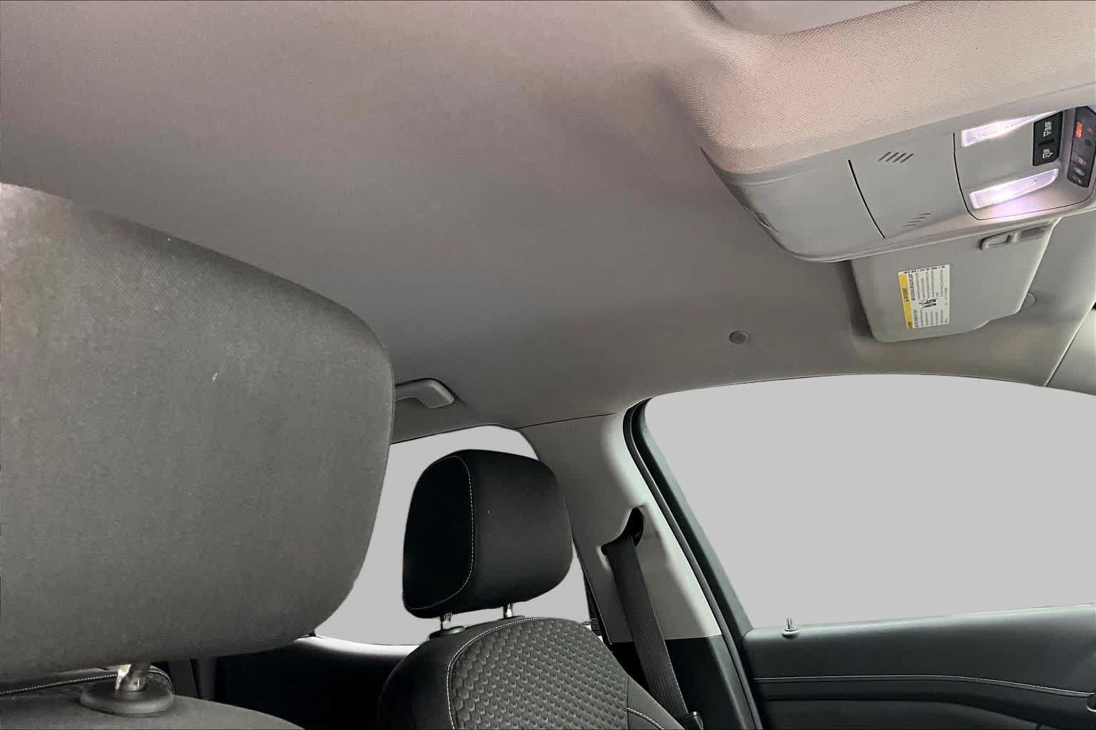 Used 2019 GMC Acadia SLE FWD image 14