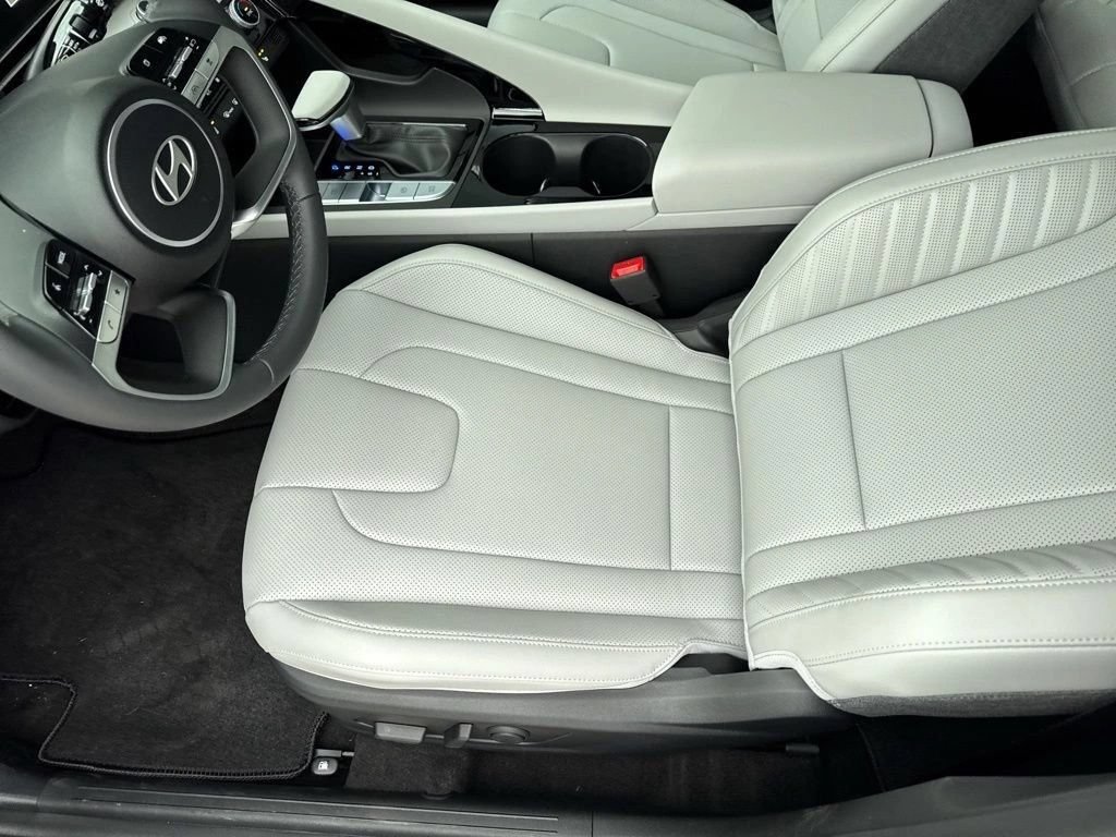 New 2026 Hyundai Elantra Limited FWD image 12
