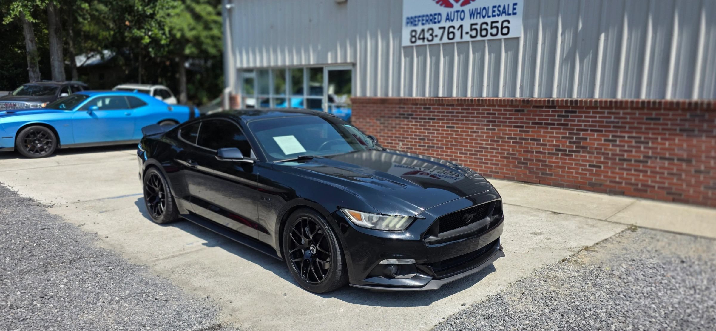 Used 2017 Ford Mustang GT w/ Black Accent Package RWD image 2