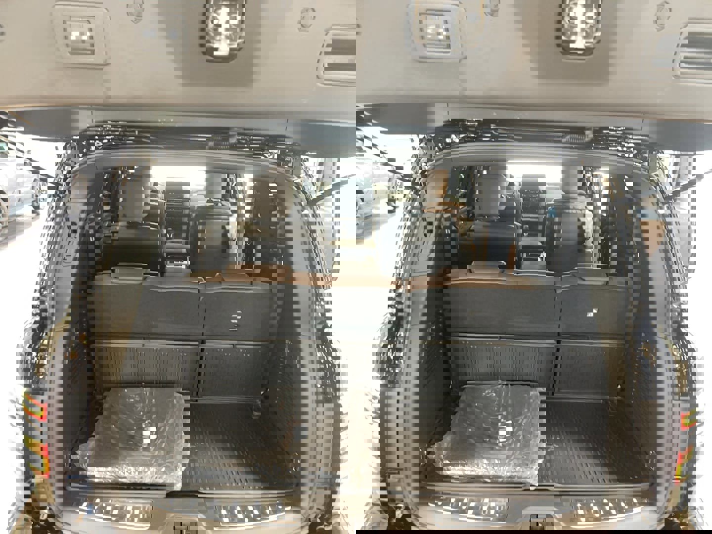 Used 2024 Nissan Armada Platinum w/ Captain's Chairs Package image 28