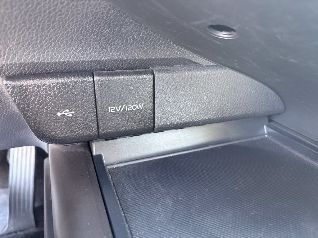 Used 2023 Toyota Camry SE w/ Protection Package (Q2) (TMS) FWD image 18