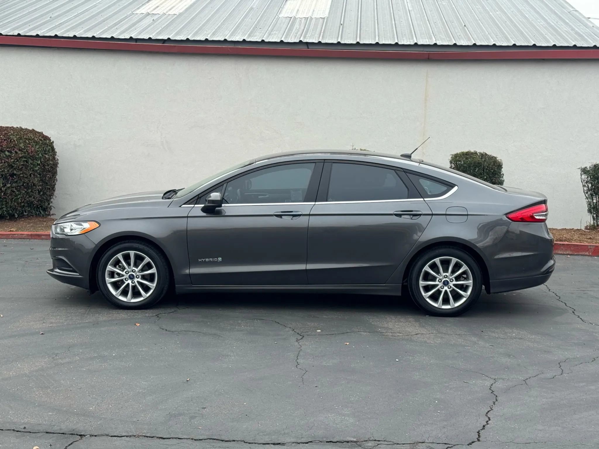 Used 2017 Ford Fusion S image 3