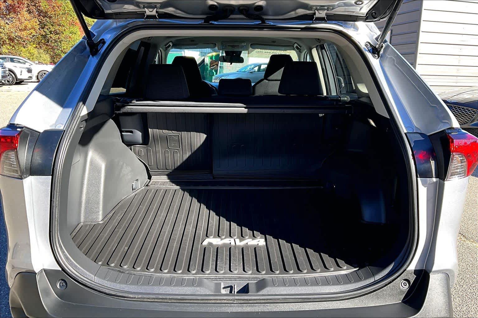 Certified 2025 Toyota RAV4 LE AWD/4WD image 30