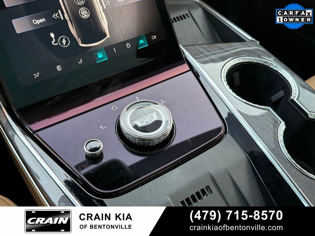 Used 2026 Cadillac Escalade IQL Luxury image 17