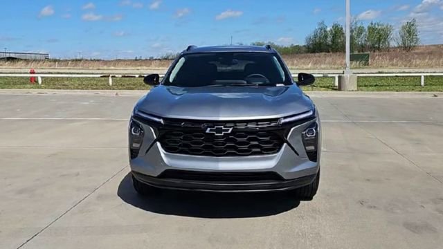 New 2026 Chevrolet Trax LT FWD image 3