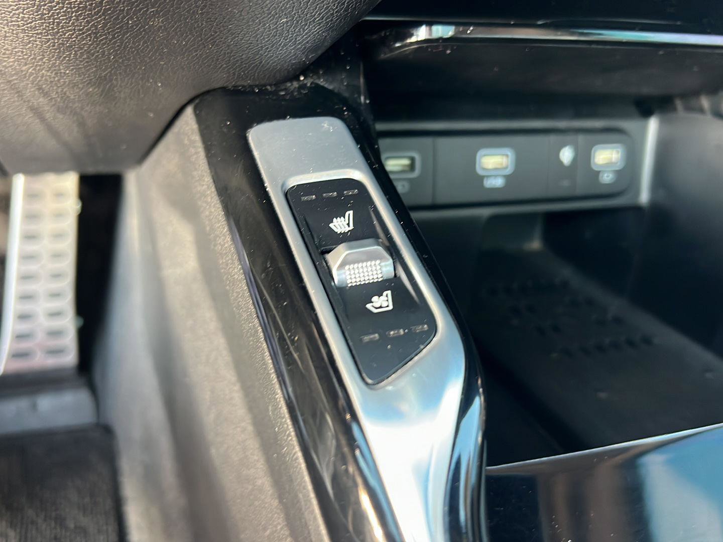 Used 2021 Kia Sorento SX image 29