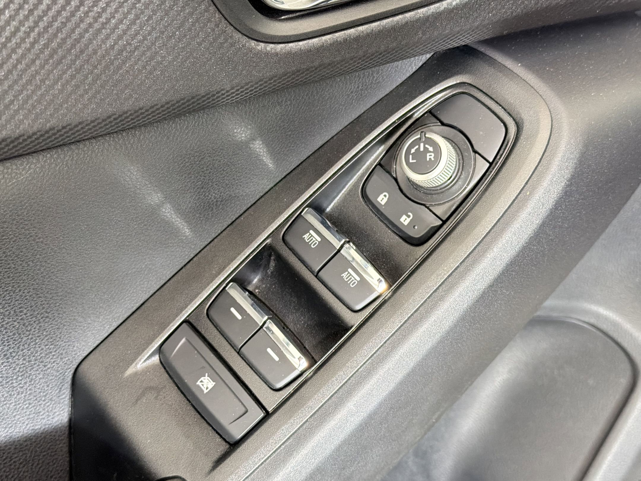 Used 2025 Subaru Crosstrek 2.5i Limited w/ Crosstrek Mirror Package AWD/4WD image 24