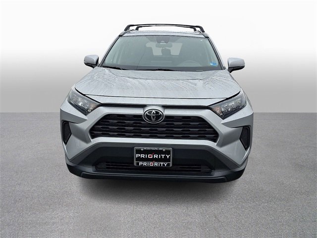 Used 2021 Toyota RAV4 LE image 2