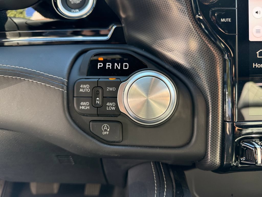 Used 2025 RAM 1500 Limited AWD/4WD image 11
