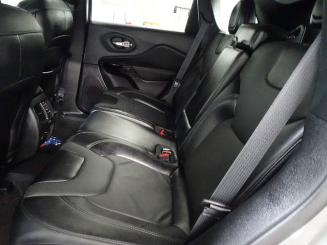 Certified 2023 Jeep Cherokee Altitude Lux w/ Lux Elite Package AWD/4WD image 4