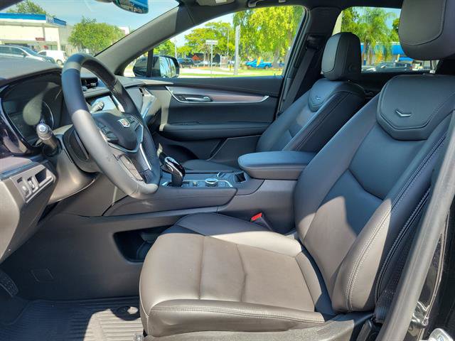 Certified 2025 Cadillac XT5 Luxury FWD image 14