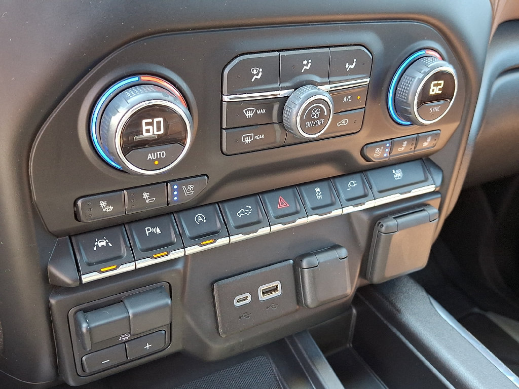 Used 2019 Chevrolet Silverado 1500 High Country w/ High Country Premium Package AWD/4WD image 17