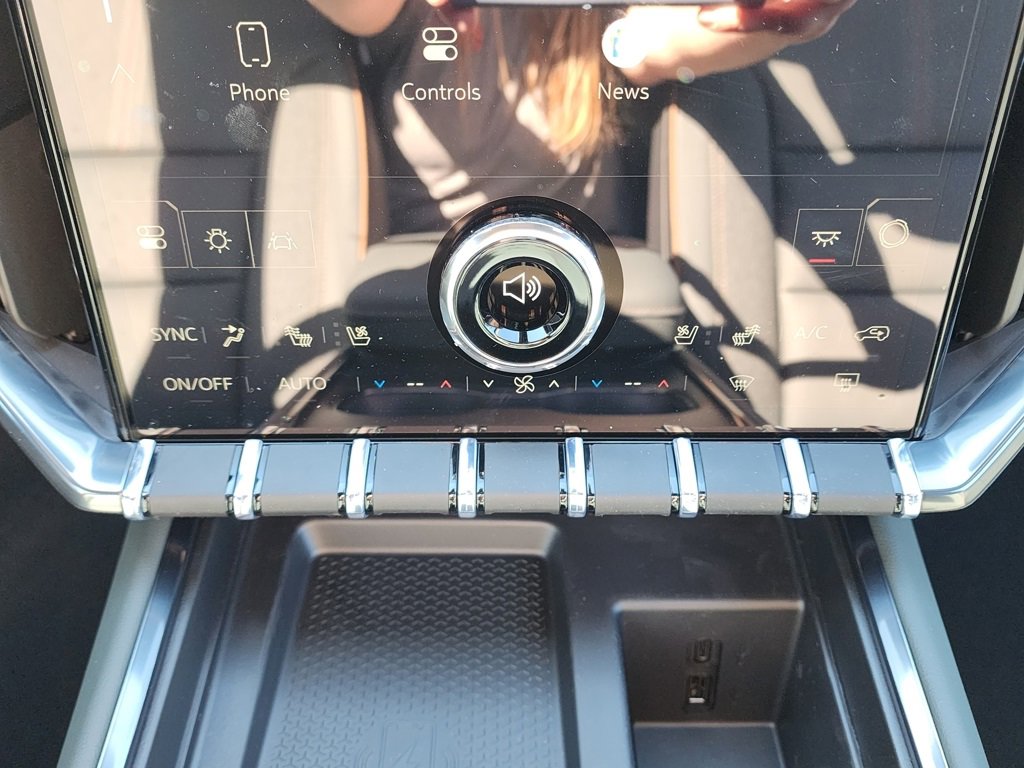 New 2026 GMC Acadia AT4 image 32