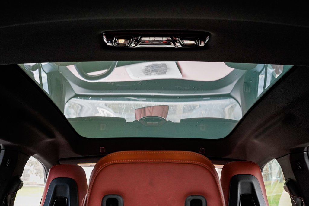 Used 2023 BMW iX xDrive50 w/ Sport Package image 16