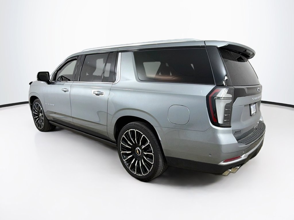 Used 2026 Chevrolet Suburban High Country AWD/4WD image 7
