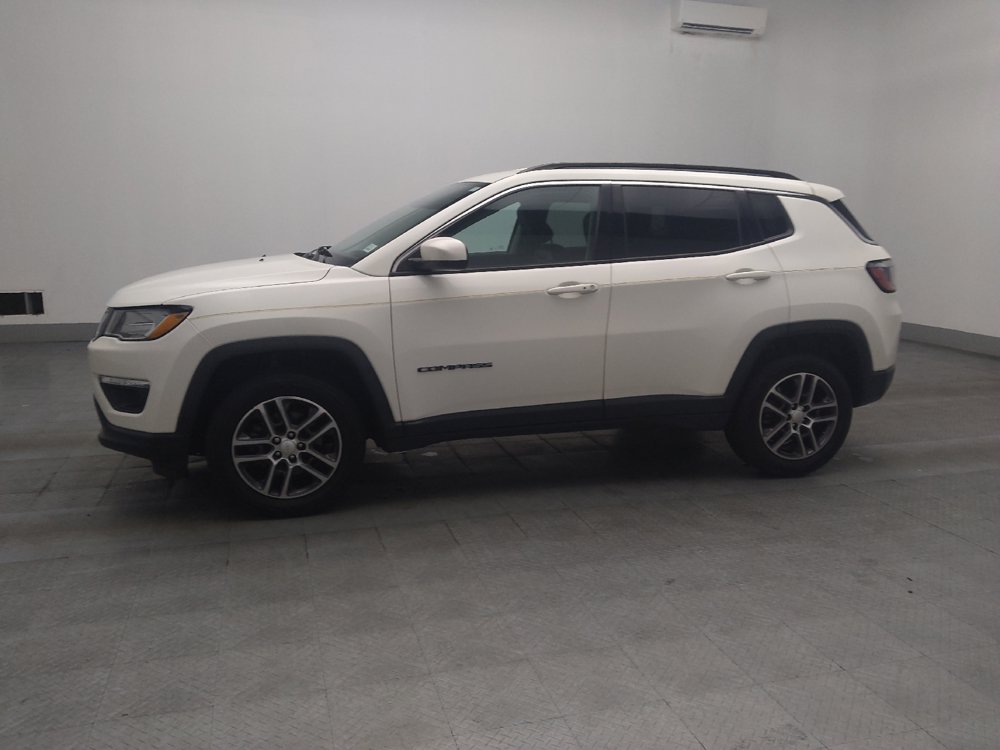 Used 2017 Jeep Compass Latitude w/ Cold Weather Group AWD/4WD image 2