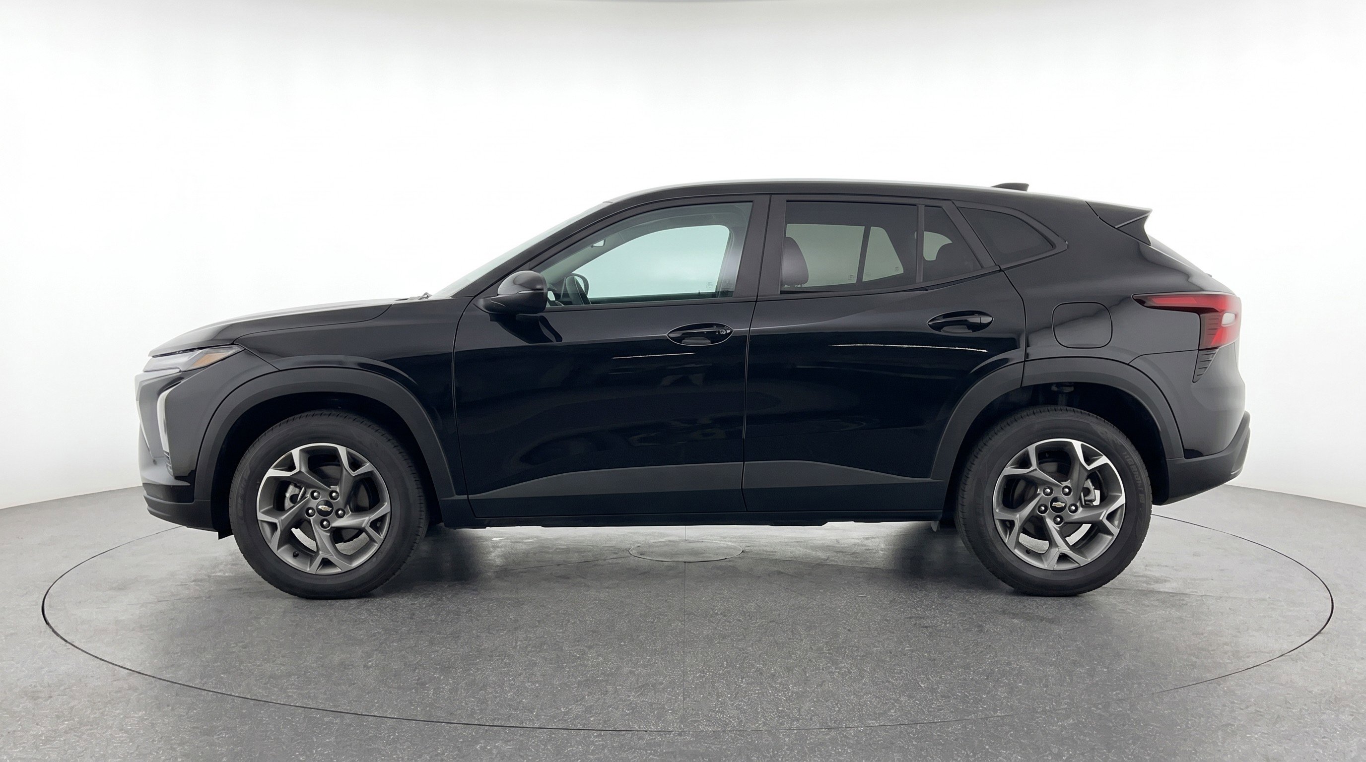 Used 2025 Chevrolet Trax LT w/ LT Convenience Package FWD image 5