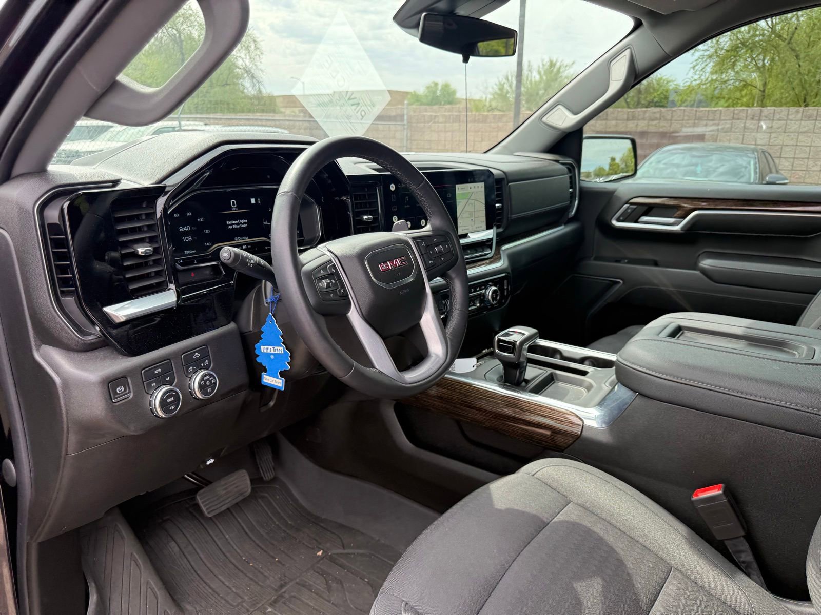 Used 2022 GMC Sierra 1500 Elevation w/ LPO, Elevation Black Package AWD/4WD image 14