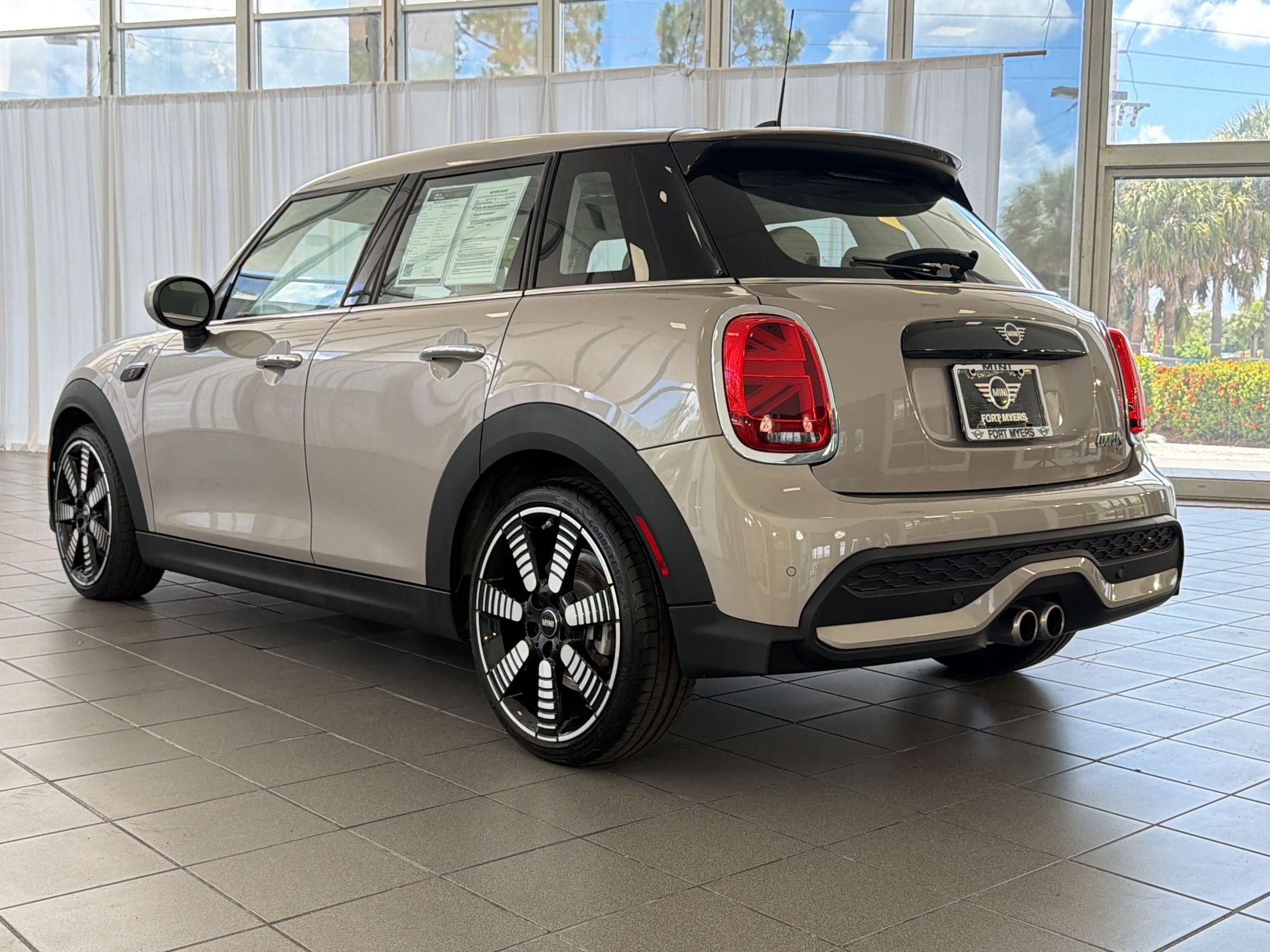 Certified 2023 MINI Cooper S w/ Signature Upholstery Package FWD image 3