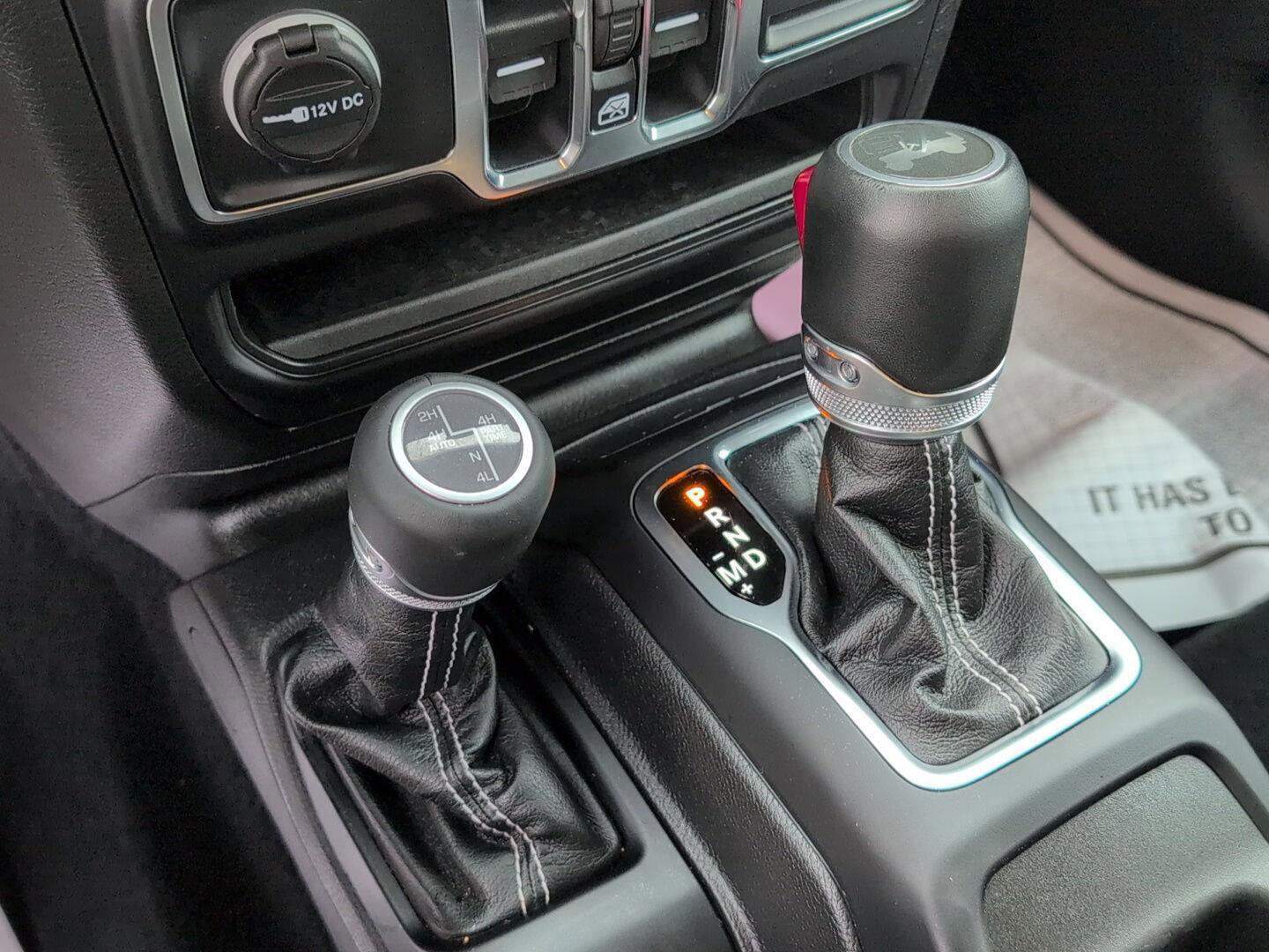 Used 2023 Jeep Wrangler Sahara w/ Cold Weather Group image 35