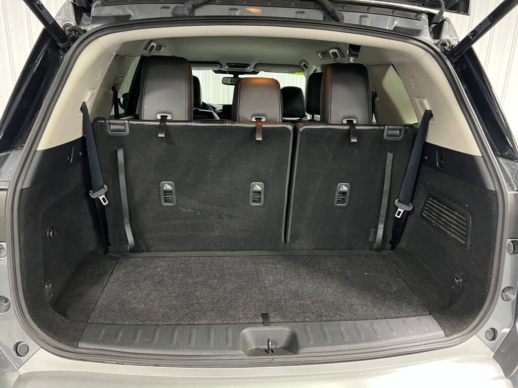 Used 2022 Nissan Pathfinder SL image 8