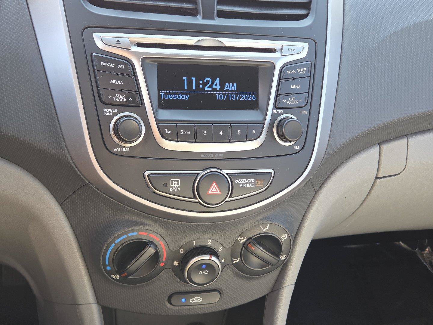 Used 2015 Hyundai Accent GLS FWD image 19