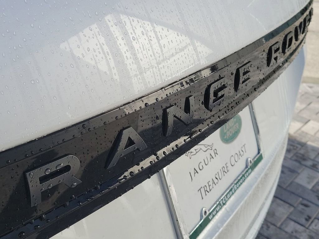 New 2026 Land Rover Range Rover Evoque Dynamic SE image 9