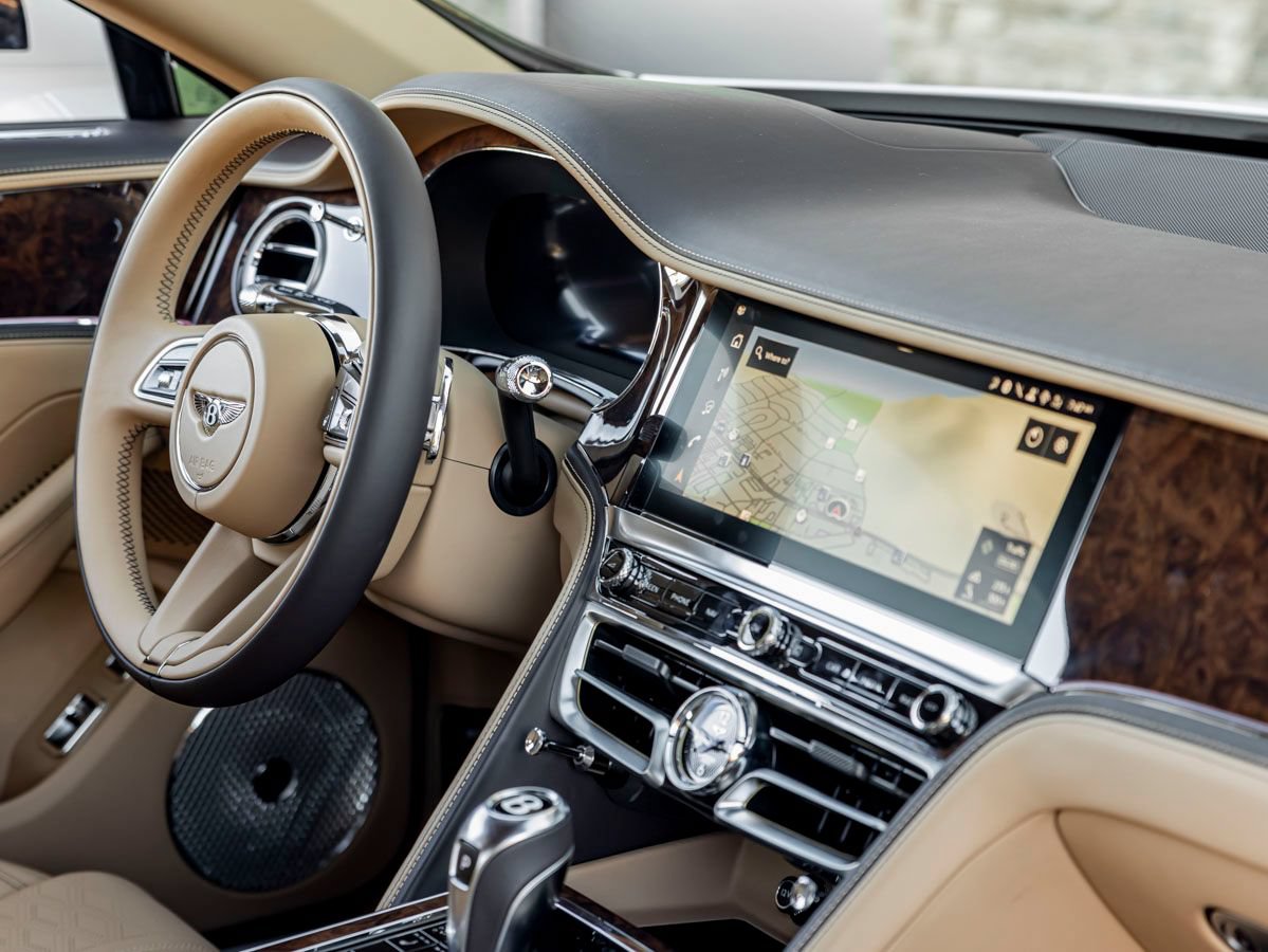 Used 2025 Bentley Flying Spur Plug-In Hybrid AWD/4WD image 34