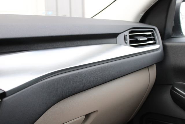 Used 2022 Ford Escape Titanium image 19