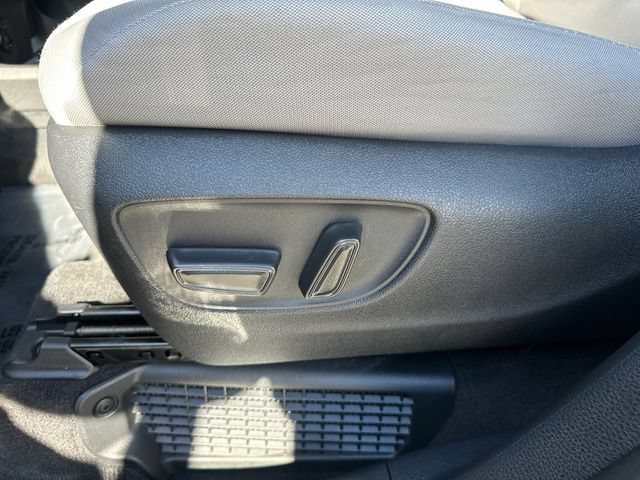 Used 2026 Toyota Sienna LE FWD image 27