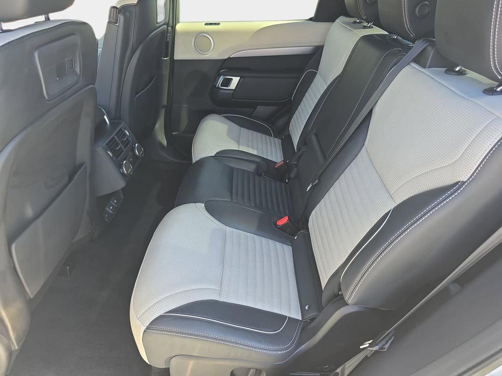 Certified 2023 Land Rover Discovery HSE R-Dynamic image 16