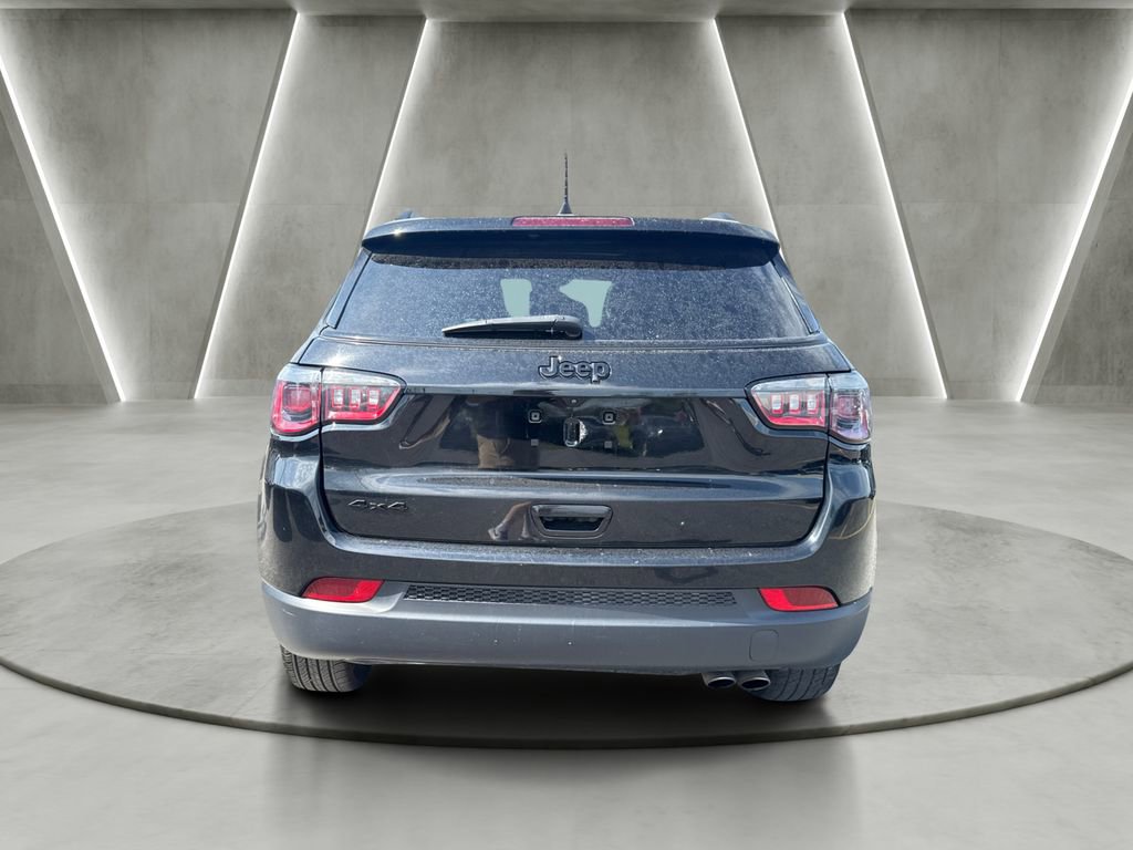 Used 2022 Jeep Compass Latitude w/ Sun and Sound Group AWD/4WD image 6