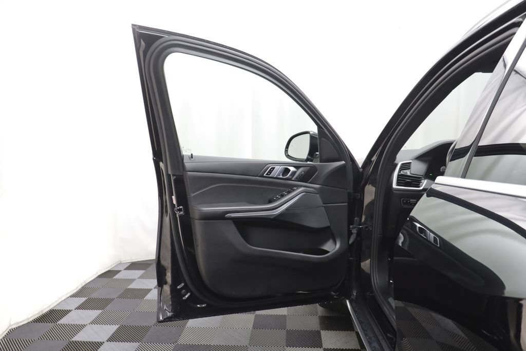 Used 2021 BMW X5 xDrive40i AWD/4WD image 4