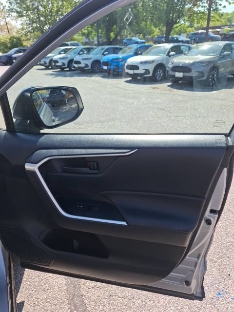 Used 2019 Toyota RAV4 LE w/ All Weather Liner Package AWD/4WD image 21