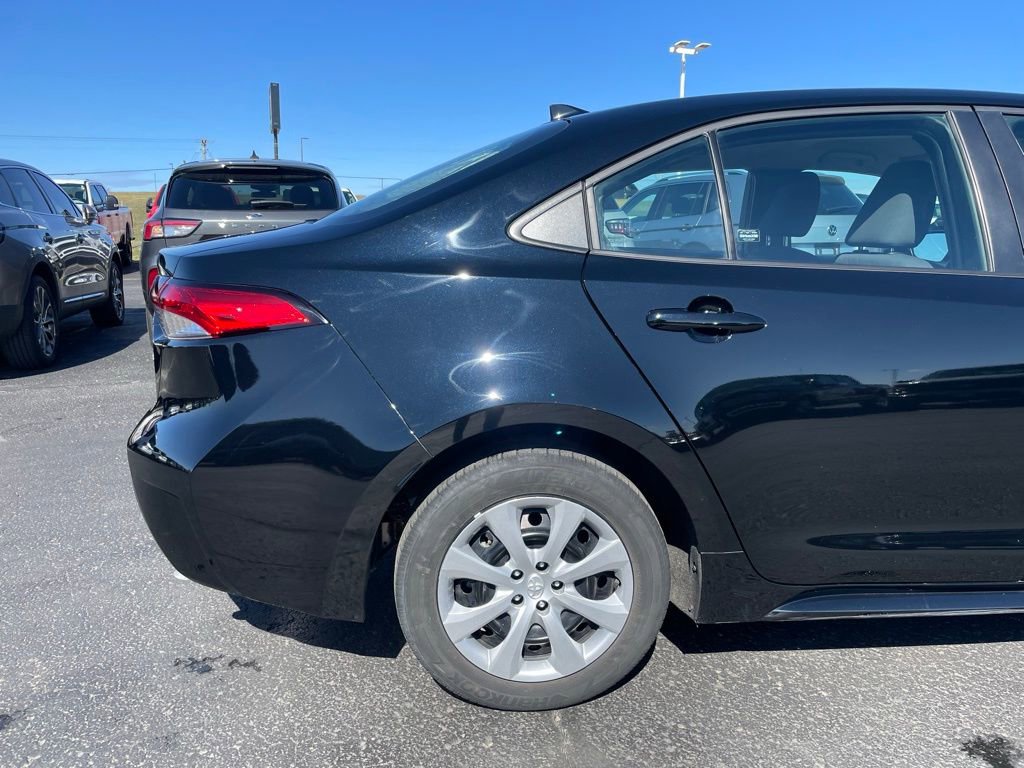 Used 2024 Toyota Corolla LE FWD image 25
