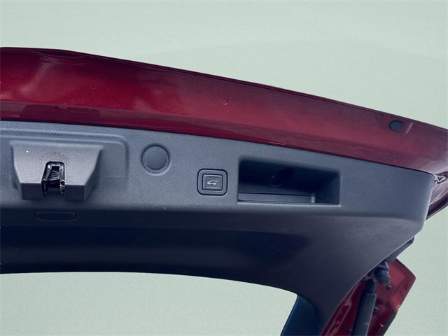 Used 2023 Chevrolet Equinox RS w/ RS Leather Package image 9