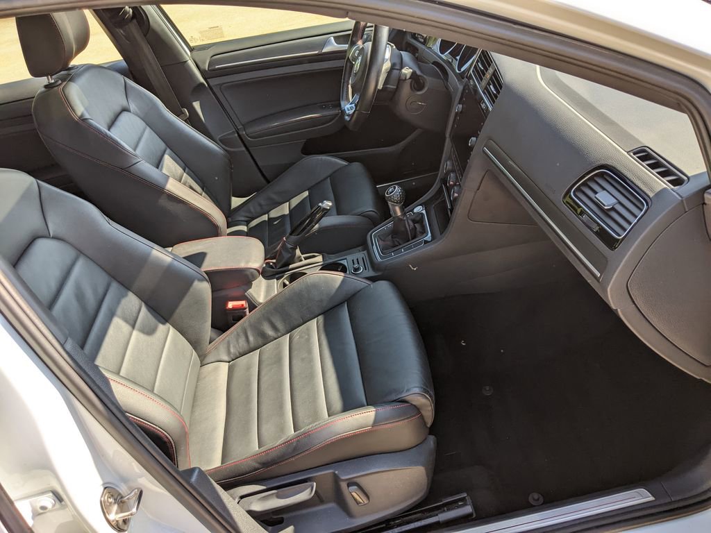 Used 2019 Volkswagen GTI SE w/ SE Experience Package image 21