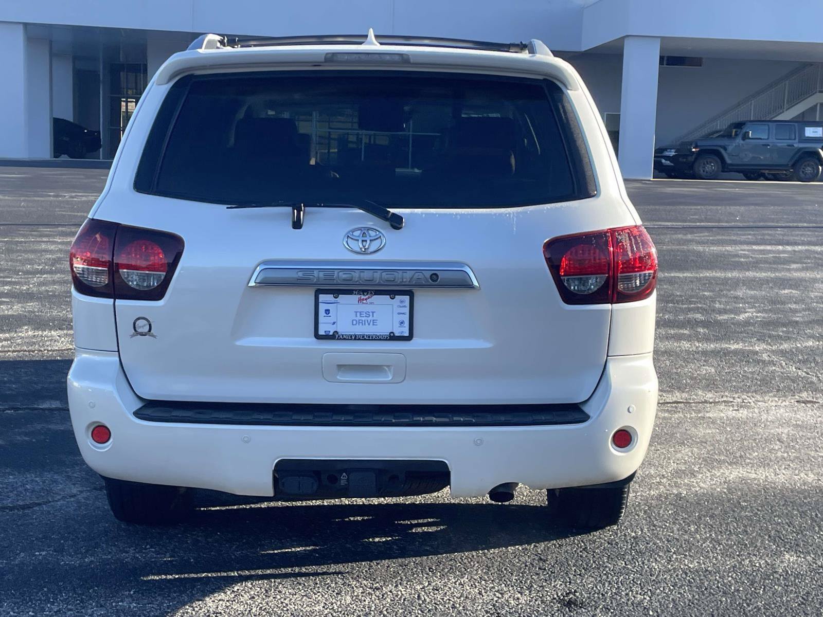 Used 2018 Toyota Sequoia Platinum RWD image 4