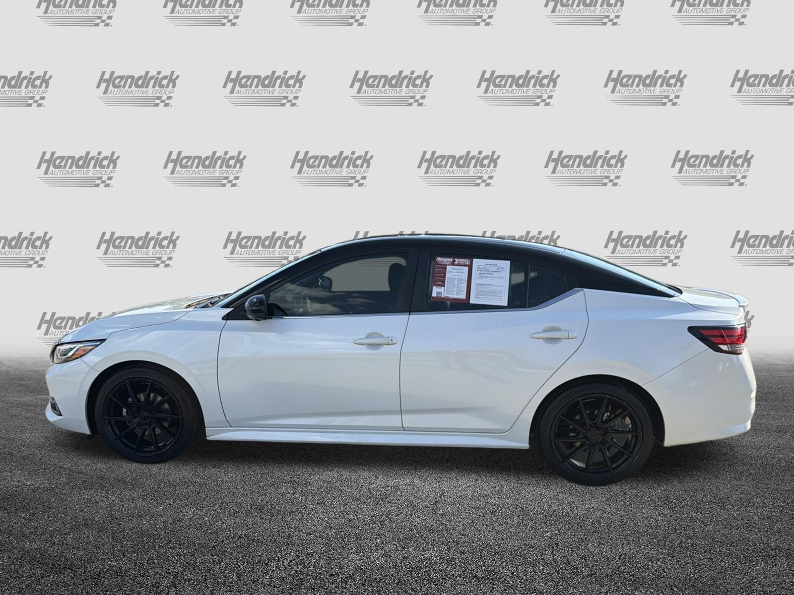 Used 2022 Nissan Sentra SR w/ SR Premium Package FWD image 7