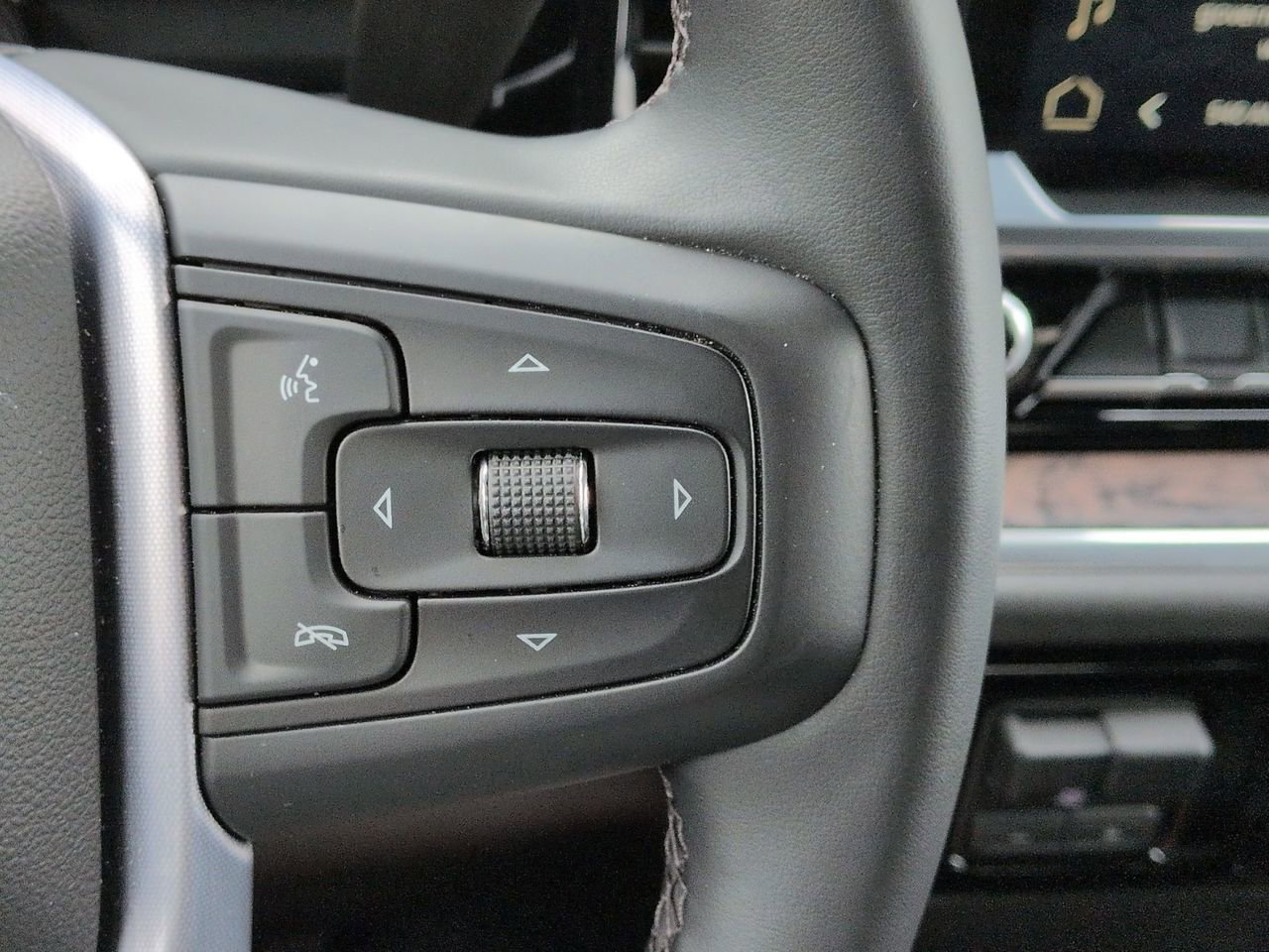 Certified 2026 GMC Sierra 1500 SLT image 13